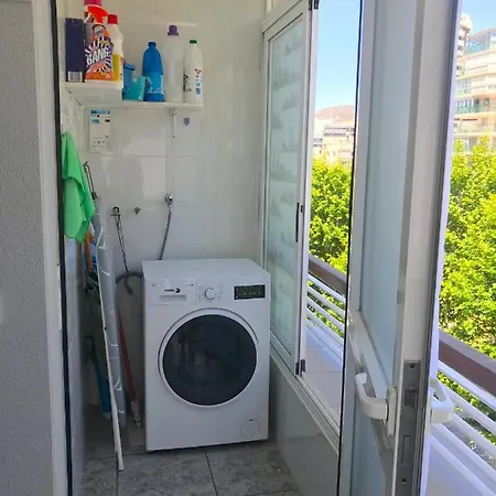 En Plaza Triangular Y Muy Cerca De La Playa Апартаменты Бенидорм