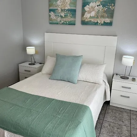 En Plaza Triangular Y Muy Cerca De La Playa Апартаменты *