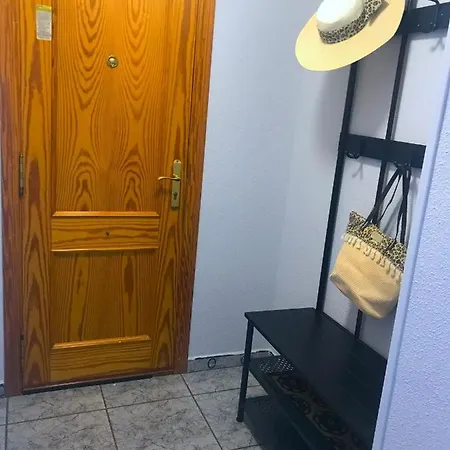 En Plaza Triangular Y Muy Cerca De La Playa *