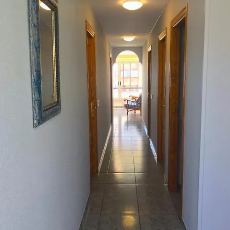 En Plaza Triangular Y Muy Cerca De La Playa Benidorm