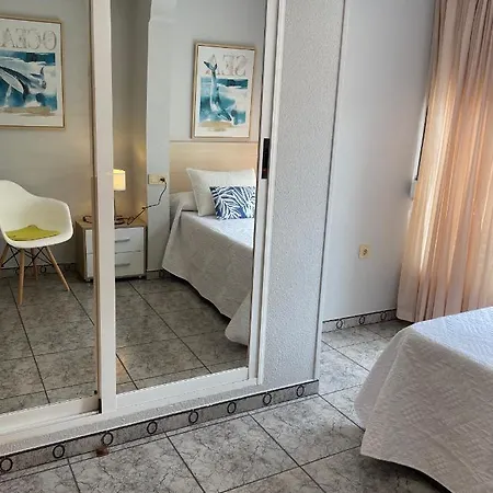 En Plaza Triangular Y Muy Cerca De La Playa Benidorm