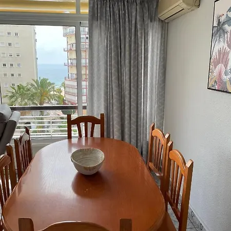 En Plaza Triangular Y Muy Cerca De La Playa