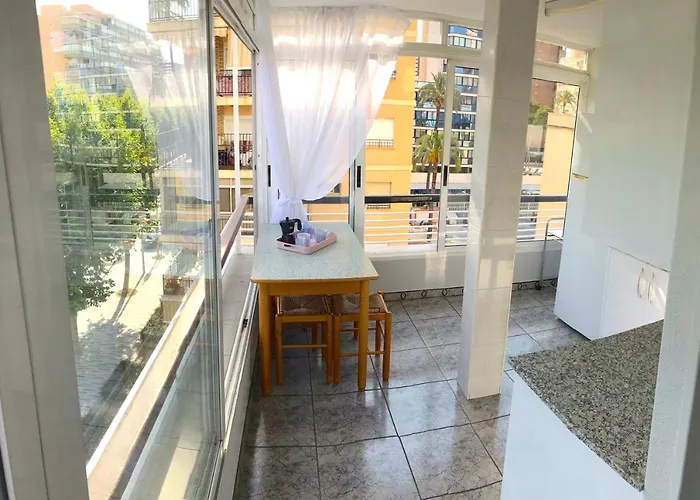 En Plaza Triangular Y Muy Cerca De La Playa Appartement Benidorm